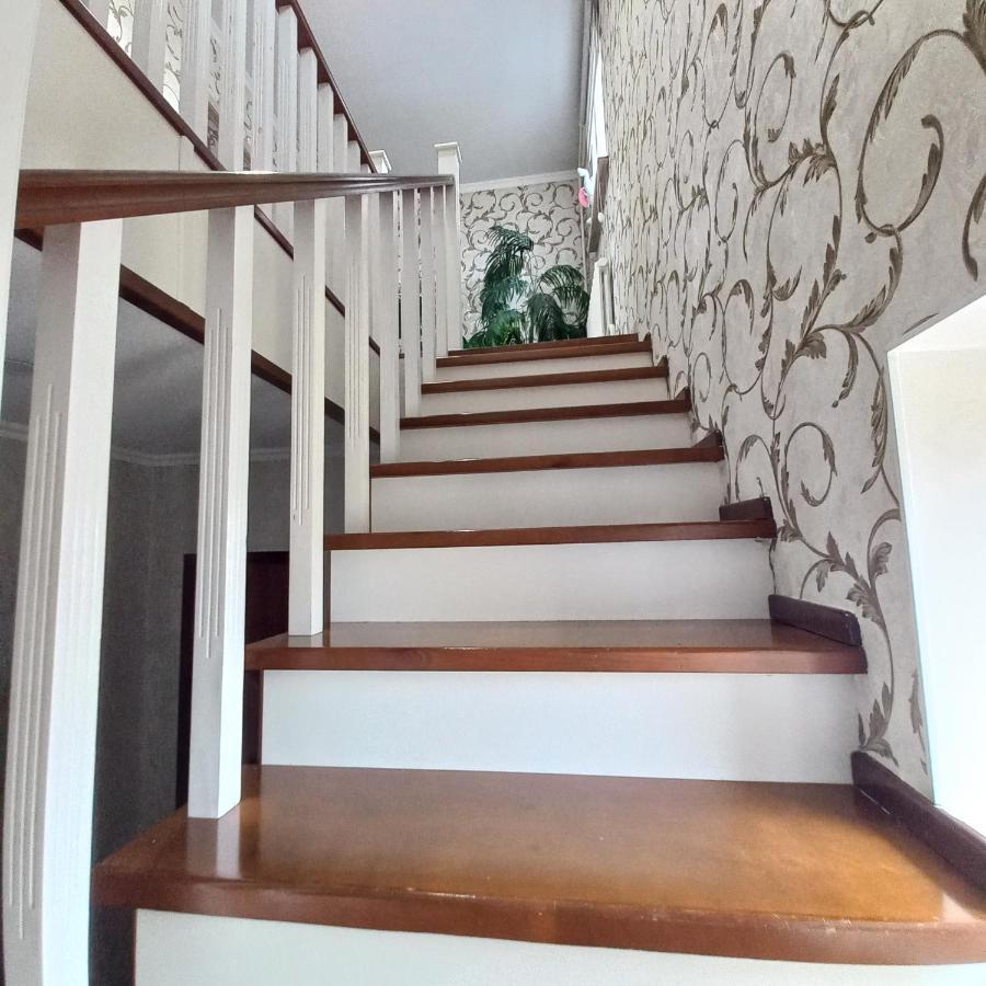 Hotel "Тихий Дом Трансфер" Bishkek Bagian luar foto